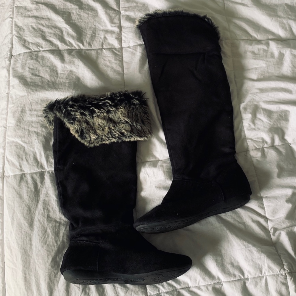 Fur boots